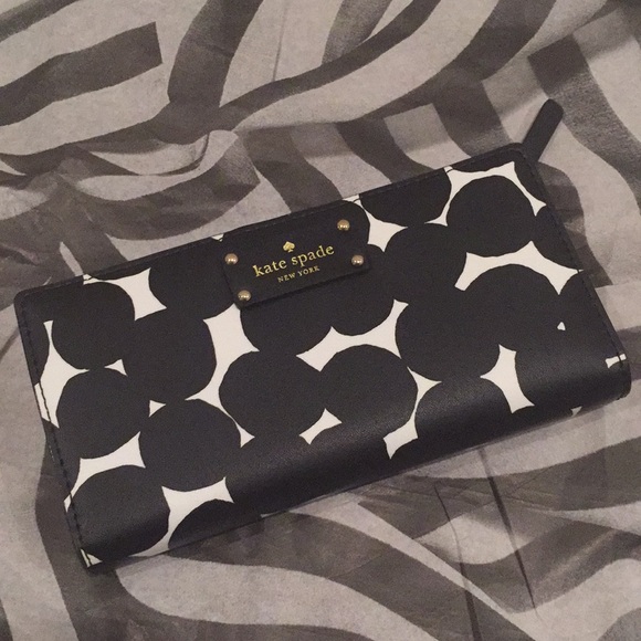 kate spade Handbags - Authentic Kate Spade Stacy wallet with bonus 🎁